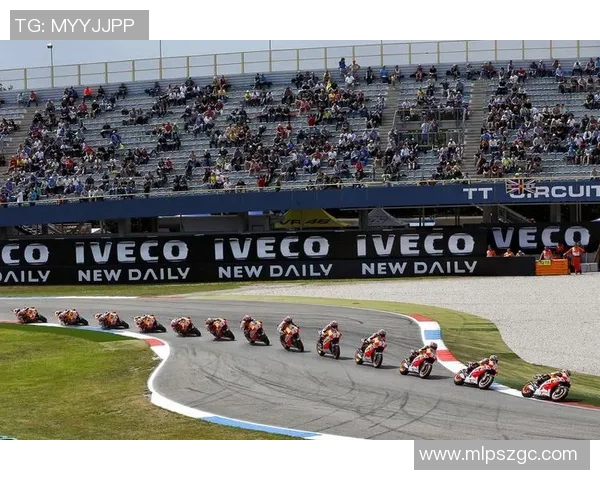 马奎斯与足球明星骑行探险共享激情与友谊的旅程